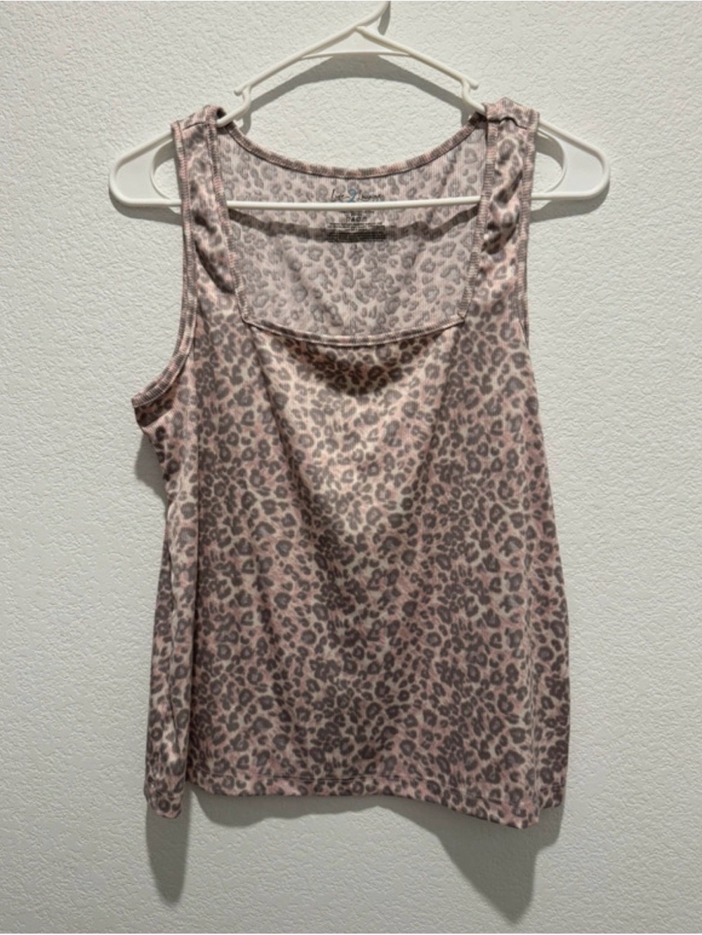 Live 2 Lounge sleep shirt size S